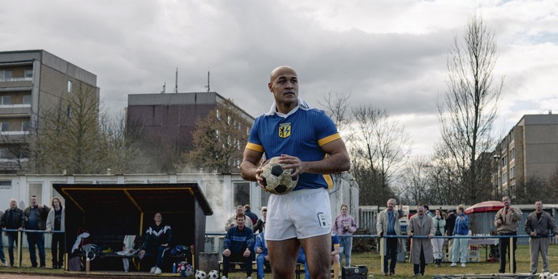 Basierend auf einer wahren Geschichte: MDR zeigt mit Grimme-Preis prämierte Disney-Serie „Sam – Ein Sachse “ - Foto: presseportal.de