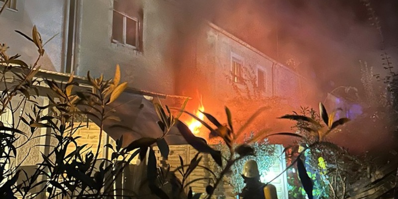 FW-M: Ausgedehnter Zimmerbrand (Harlaching) - Foto: presseportal.de