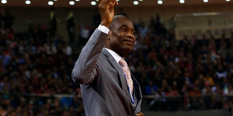 Es war die typische Geste von Dikembe Mutombo nach einem Block: Nicht in meinem Haus. - Foto: picture alliance / dpa