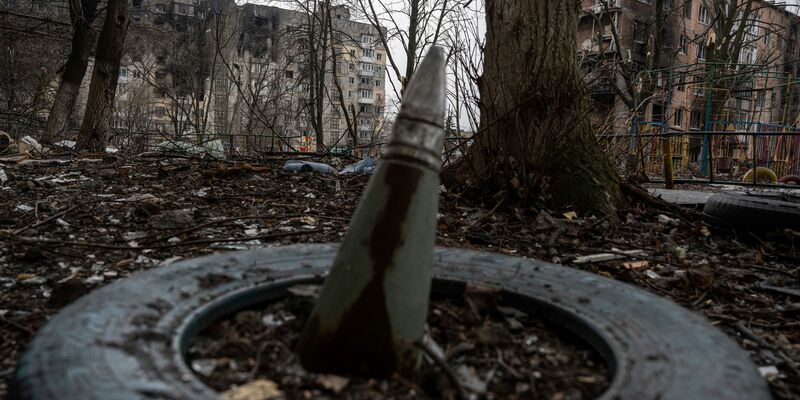 Die Ukrainer sind im Osten des Landes, wie hier in Wuhledar, schwer unter Druck (Archivbild) - Foto: Evgeniy Maloletka/AP/dpa