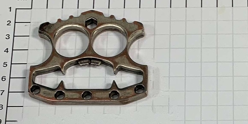 BPOL NRW: Minderjähriger mit Schlagring im Gepäck - Bundespolizei stellt 15-Jährigen - Foto: presseportal.de