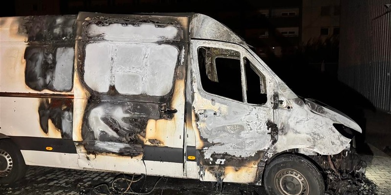 POL-PPKO: Brandstiftung an zwei Transportern in Koblenz - Polizei sucht Zeugen - Foto: presseportal.de