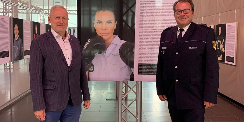 PP Ravensburg: Nach vier Wochen Ausstellung Der Mensch dahinter - positive Bilanz zum Präventionsprojekt zur Förderung von Respekt und Toleranz - Foto: presseportal.de