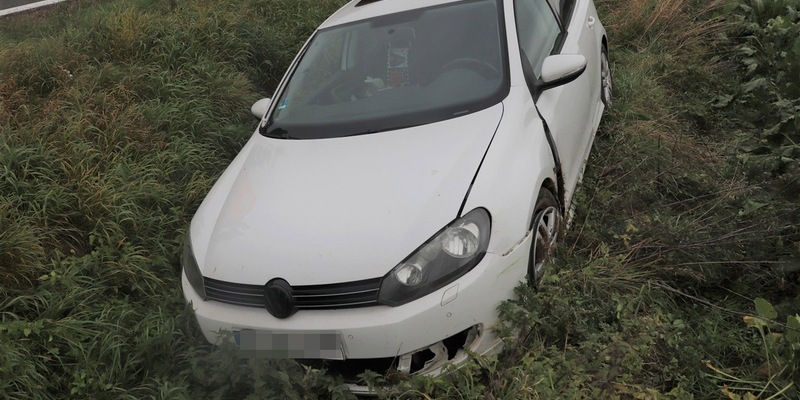 POL-HX: Pkw kommt von Straße ab - Foto: presseportal.de