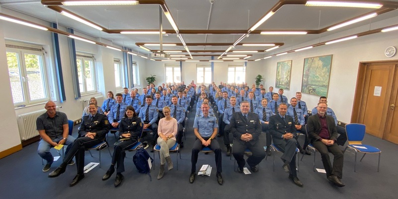 POL-PPRP: Begrüßung 56 neuer Polizistinnen und Polizisten im Polizeipräsidium Rheinpfalz - Foto: presseportal.de