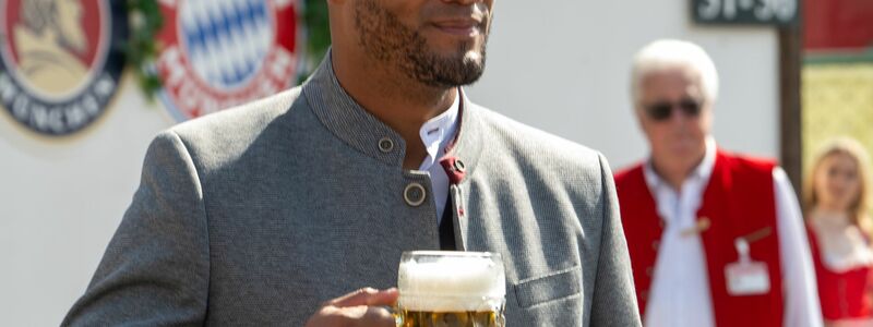 Kann auf einen erfolgreichen Start in seine Bayern-Amtszeit anstoßen: Vincent Kompany. - Foto: Stefan Puchner/dpa