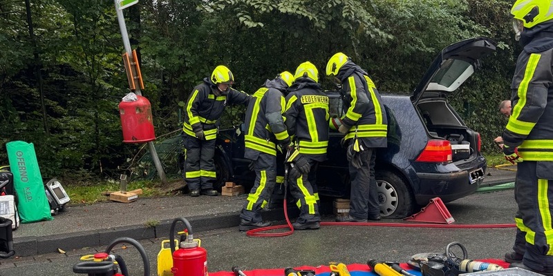 FW-EN: Verkehrsunfall Hattinger Str. - Eingeklemmte Person - Foto: presseportal.de
