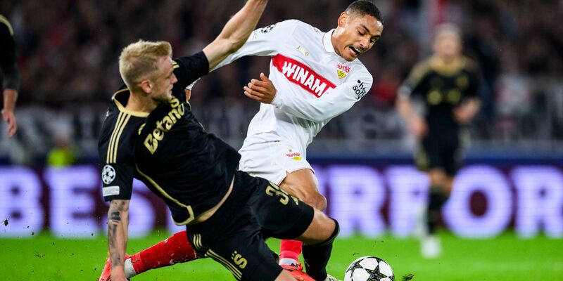 Sparta Prag erwies sich als harter Brocken für den VfB und Atakan Karazor (l.). - Foto: Tom Weller/dpa