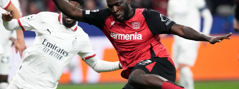 Kurz danach jubelten alle Leverkusen-Fans: Victor Boniface trifft zum 1:0. - Foto: Michael Probst/AP/dpa