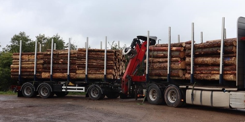 POL-PPTR: Holztransporte mit deutlicher Überladung in der Eifel unterwegs - Foto: presseportal.de