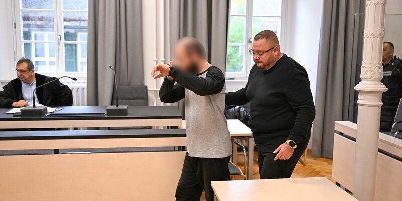 Der Beschuldigte muss dauerhaft in die Psychiatrie. (Archivbild) - Foto: Felix Kästle/dpa
