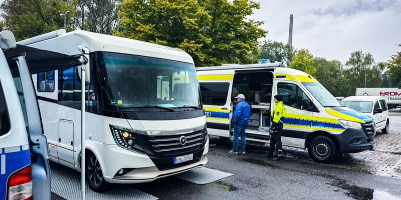 POL-UN: Bergkamen - Kostenlose Wiegeaktion für Wohnmobile und Wohnwagen zieht viele Interessierte an - Foto: presseportal.de