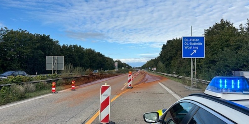 POL-OL: +++ Pressemitteilung des Autobahnpolizeikommissariats Oldenburg: Gefahrenstelle auf A29, Höhe AS Ol-Hafen - Austritt von Eisenschlamm +++ - Foto: presseportal.de