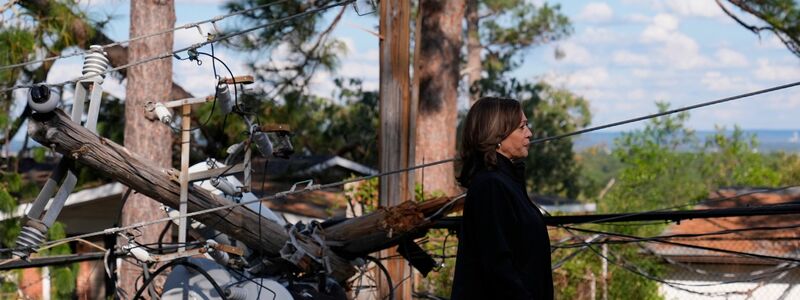 «Das ist eine der schönen Dinge in diesem Land: Dass Menschen in solchen Notsituationen wirklich zusammenhalten», sagt Harris. - Foto: Carolyn Kaster/AP/dpa