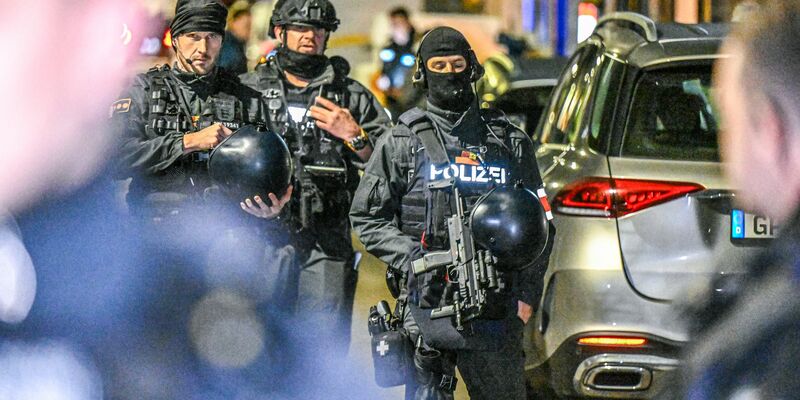 Die Hintergründe zu den Schüssen in Göppingen waren in der Nacht zunächst unklar. - Foto: Marius Bulling/dpa