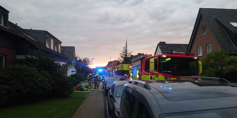 FW Ratingen: Ratingen-Ost. Am 03.10.2024 um 18:20 Uhr wurde die Feuerwehr Ratingen wegen eines brennenden Wäschetrockners in einem Wohnhaus alarmiert. - Foto: presseportal.de