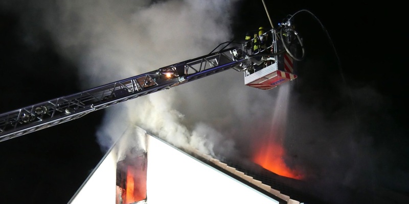 FW Celle: Wohnung in Vollbrand / Vier verletzte Personen - Foto: presseportal.de