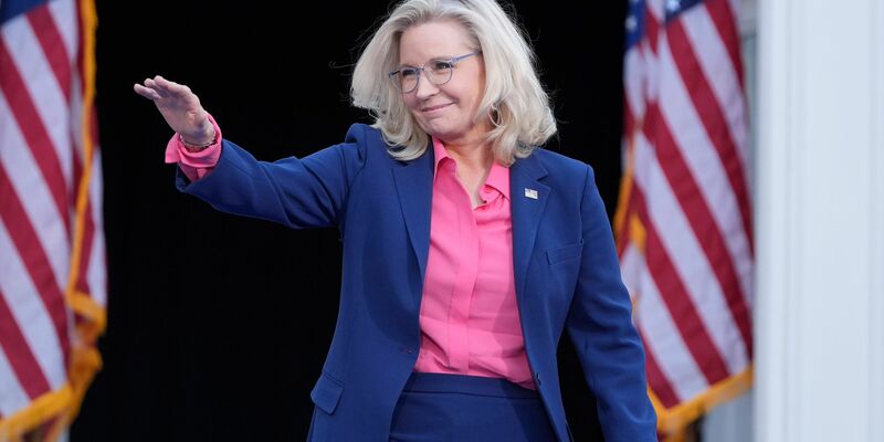 Cheney will Harris wählen. - Foto: Mark Schiefelbein/AP/dpa