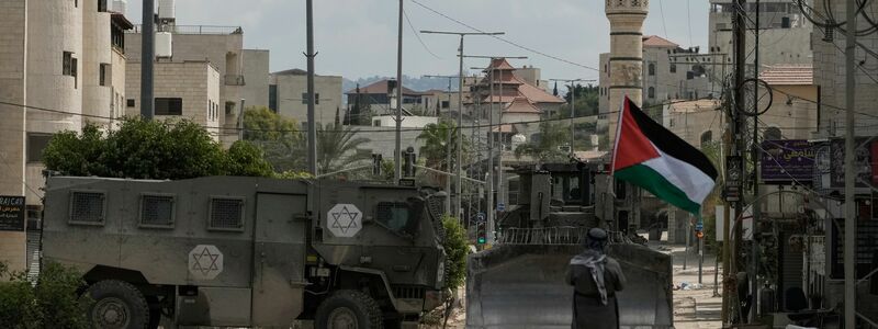 Bei einem israelischen Luftangriff im Westjordanland gab es nach palästinensischen Angaben viele Tote. - Foto: Majdi Mohammed/AP/dpa