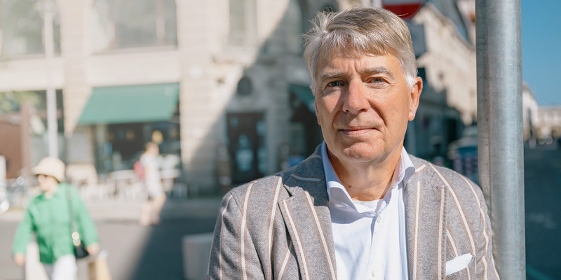 Pharmabranchen-Chef Han Steutel: Fachkräfte ohne Hürden rasch hierherholen / Der Präsident des Verbands forschender Pharma-Unternehmen (vfa) im Interview mit der Apotheken Umschau - Foto: presseportal.de