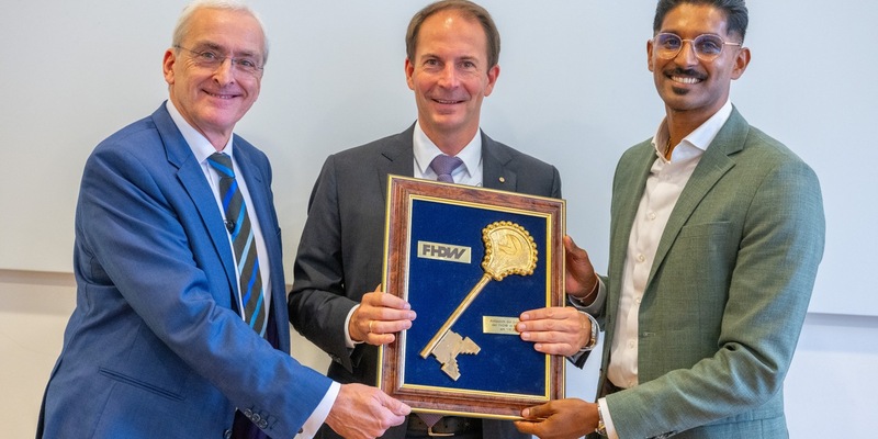 Zehn Jahre erfolgreicher Campus Marburg / Deutsche Vermögensberatung und Fachhochschule der Wirtschaft feiern Jubiläum und Übergabe an neue Campusleitung - Foto: presseportal.de