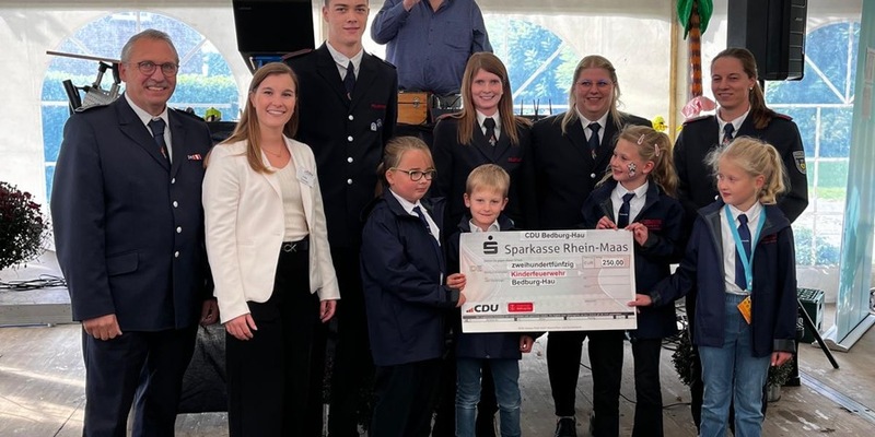 FW-KLE: CDU Gemeindeverband Bedburg-Hau unterstützt die Kinderfeuerwehr - Foto: presseportal.de