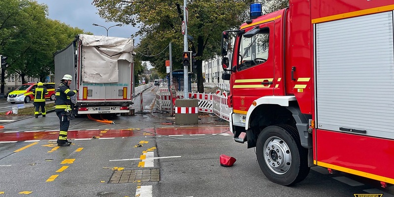 FW-M: Fahrer hat unglückliches Händchen (Berg am Laim) - Foto: presseportal.de