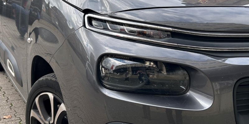 POL-PDLD: Unfallflucht Waldparkplatz der Burg Landeck - Foto: presseportal.de