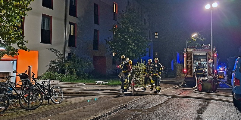 FW-M: Kellerbrand in Mehrfamilienhaus (Am Hart) - Foto: presseportal.de