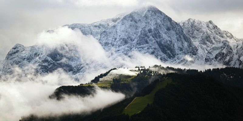 Der Bergsteiger war bei schlechtem Wetter allein unterwegs und verunglückte (Symbolbild). - Foto: Barbara Gindl/APA/dpa