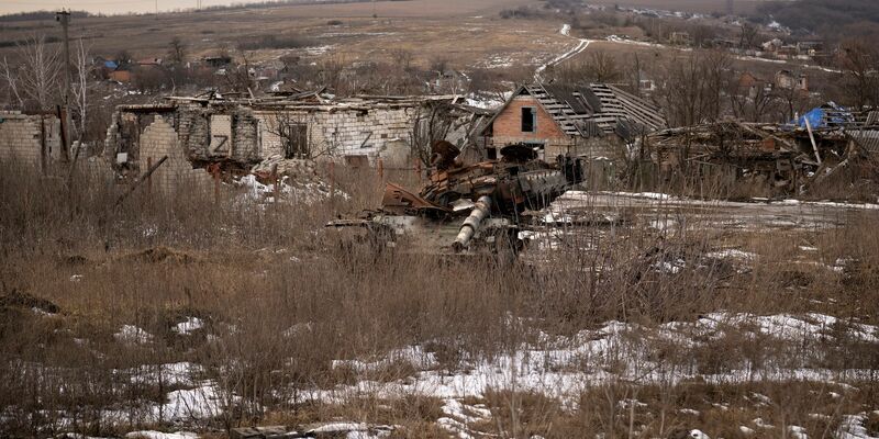 Die ostukrainische Stadt Isjum, bei deren Verteidigung der US-Amerikaner in Gefangenschaft geriet, war von Frühjahr bis Herbst 2022 von russischen Truppen besetzt. (Archivbild) - Foto: Vadim Ghirda/AP