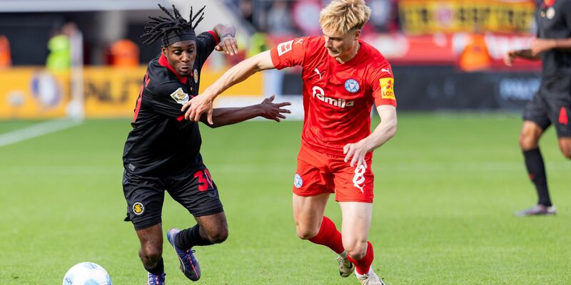 Xabi Alonso feierte sein 100. Pflichtspiel für Leverkusen - aber ohne Sieg. - Foto: Rolf Vennenbernd/dpa