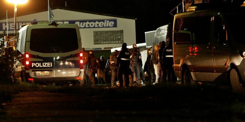 Die Polizei geht den Angaben nach davon aus, dass ein regionaler Ableger der rechtsextremistischen Kleinstpartei III. Weg der Veranstalter war. - Foto: Uncredited/TNN/dpa