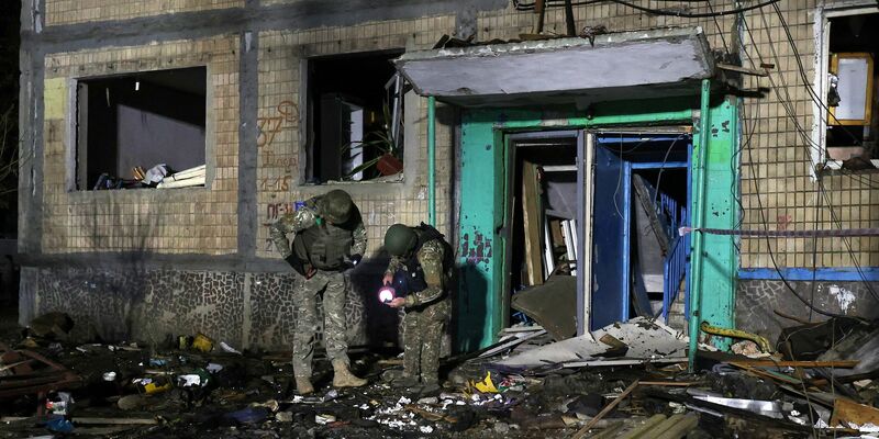 Russische Angriffe richten schwere Zerstörungen in Charkiw an. (Archivbild) - Foto: ---/Ukrinform/dpa