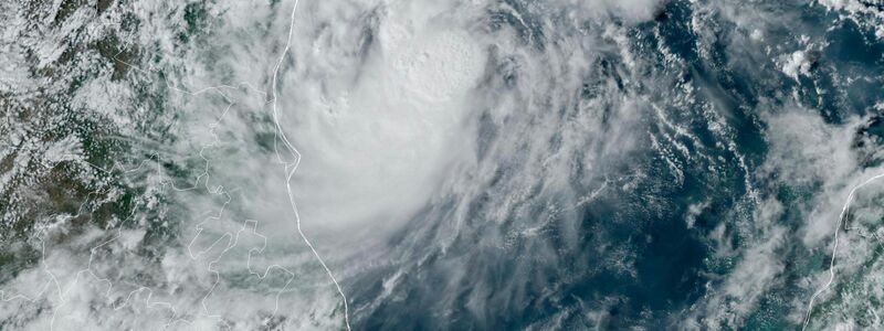 «Milton» wird laut Vorhersagen voraussichtlich Mitte der Woche als Hurrikan der Kategorie 3 an Floridas Westküste auf Land treffen. - Foto: Uncredited/National Oceanic and Atmospheric Administration via AP/dpa