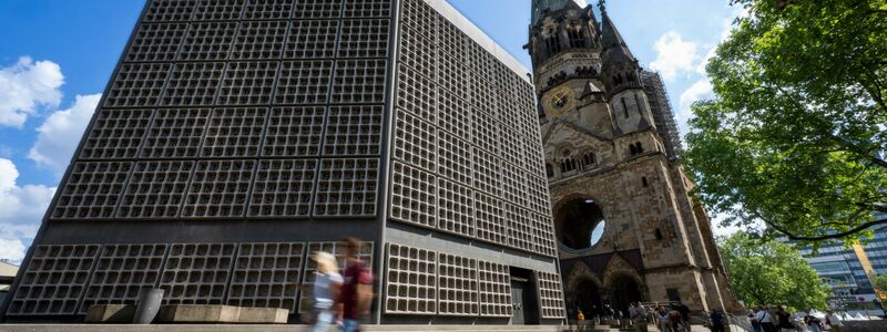 Das Gedenken in Berlin findet in der Gedächtniskirche statt (Archivbild)   - Foto: Monika Skolimowska/dpa