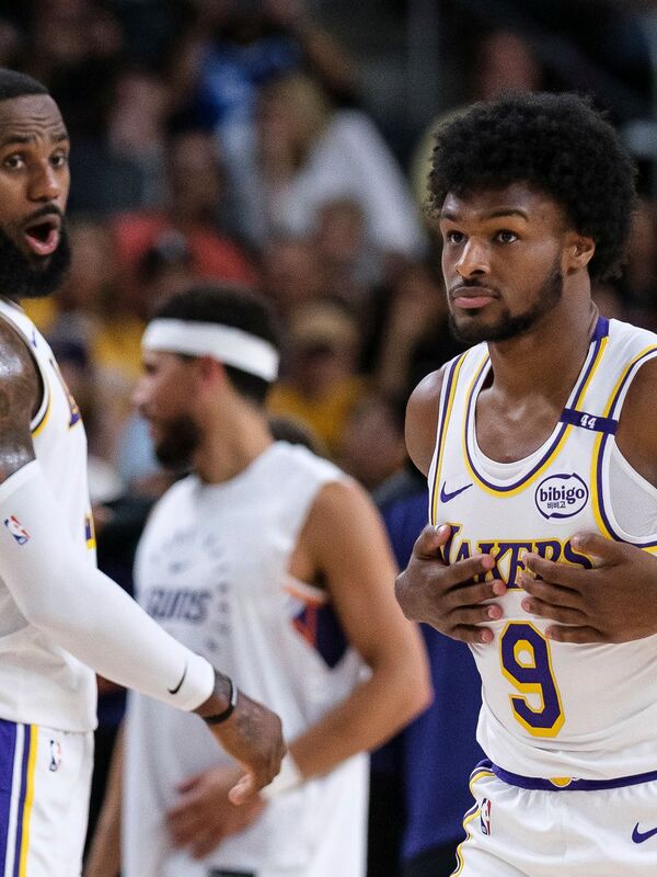 初めて父と息子がNBAで一緒にフィールドに立つことになる。