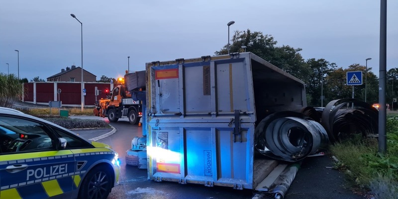 FW-BO: Verkehrsunfall eines LKW in Stiepel - Foto: presseportal.de