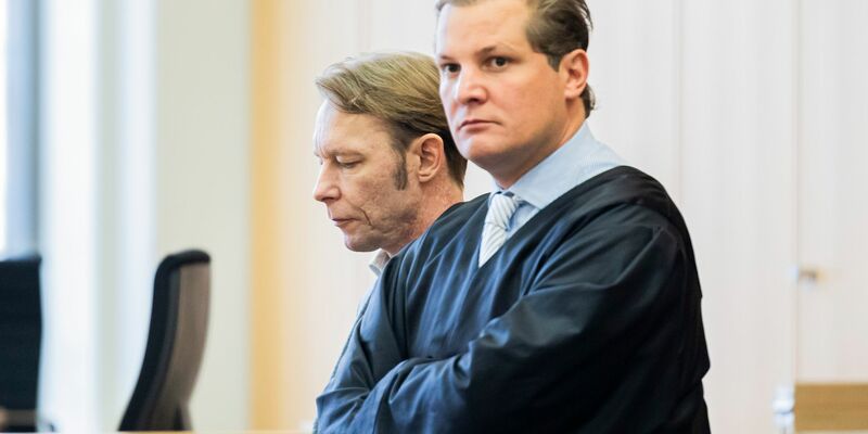 Die Vorsitzende Richterin sah für eine Verurteilung von Christian B. (M.) nicht genug Beweise (Foto aktuell). - Foto: Michael Matthey/dpa