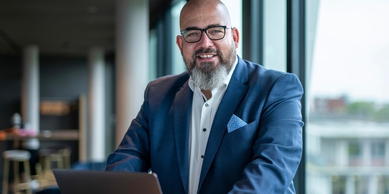 Sicherheitsberatung auf Augenhöhe: Wie Sascha Luike komplizierte Vorschriften verständlich macht - Foto: presseportal.de