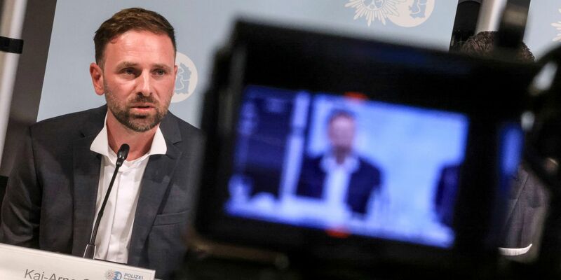 Fahndern ist ein großer Schlag bei der Verbreitung von kinderpornografischen Bildern gelungen (Foto aktuell). - Foto: Oliver Berg/dpa