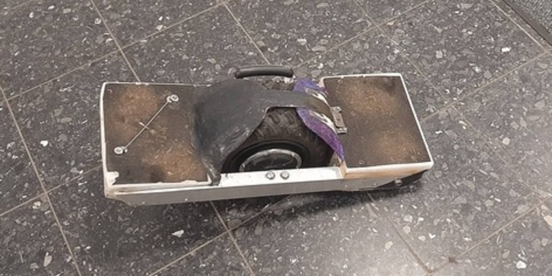 BPOL-FL: Niebüll - Mit selbstgebautem Wheelboard auf Spritztour - Foto: presseportal.de