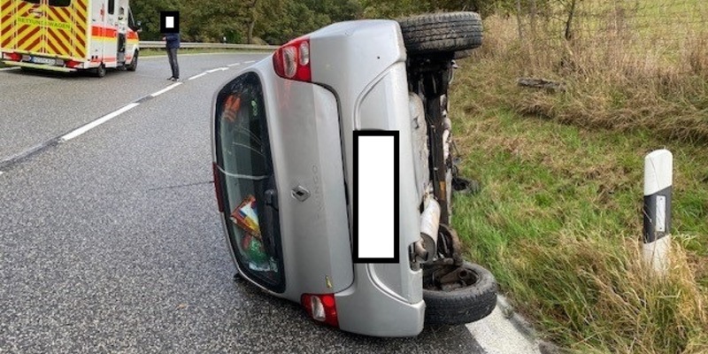 POL-PDKL: PKW-Fahrerin kommt von der Straße ab - Foto: presseportal.de