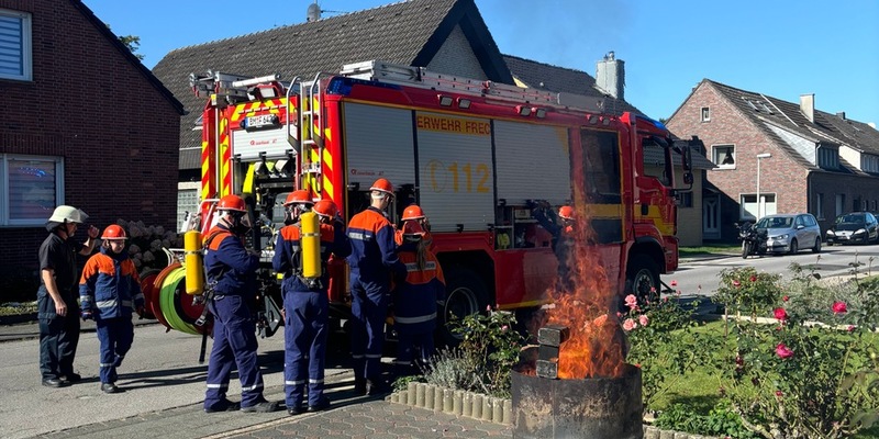 FW Frechen: Berufsfeuerwehrtag der Jugendfeuerwehr Frechen: Ein Tag und eine Nacht voller spannender Einsätze - Foto: presseportal.de