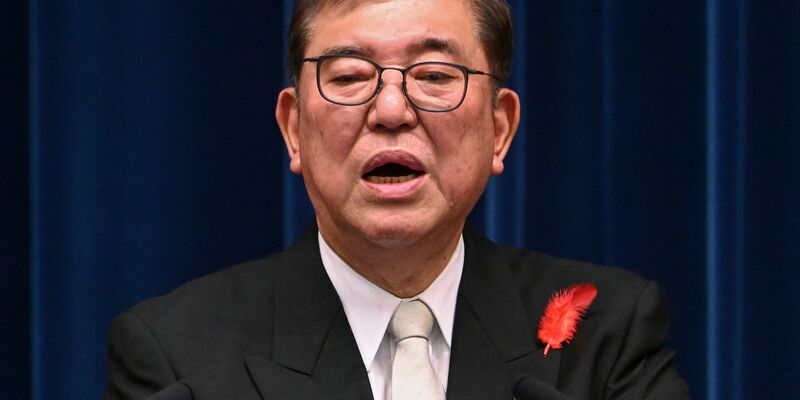 Der 67-jährige Ishiba wurde von der Opposition für den frühen Termin der Neuwahlen kritisiert. - Foto: Yuichi Yamazaki/POOL AFP/AP/dpa