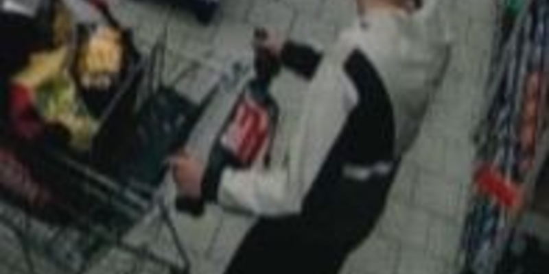 LPI-SLF: Öffentlichkeitsfahndung nach Diebstahl in Höhe von rund 1000 Euro: Hinweise zur Identität des Beschuldigten erbeten - Foto: presseportal.de