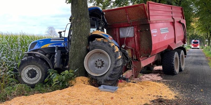 POL-COE: Dülmen-Merfeld, Hülstener Weg/Trecker kollidiert mit Baum - Foto: presseportal.de