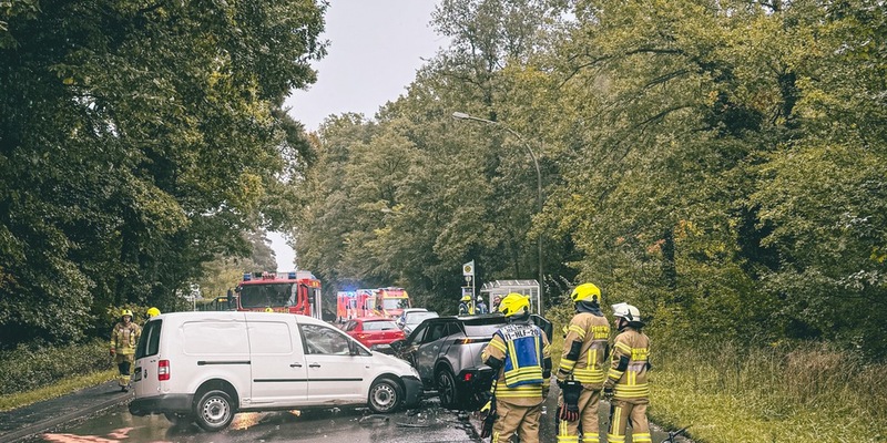 FW-DT: Verkehrsunfall auf dem Plantagenweg - Foto: presseportal.de
