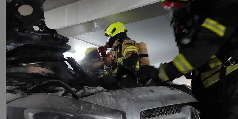 FW-GE: PKW-Brand im Parkhaus in Gelsenkirchen Buer - Foto: presseportal.de