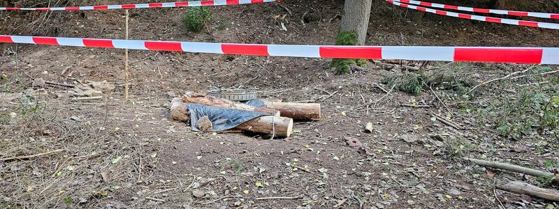 Im Zusammengang mit der Suche nach einem Mann wurde ein selbstgebauter Zylinder untersucht (Foto aktuell). - Foto: Mike Müller/TNN/dpa